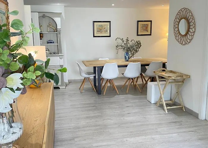 Homely Marbel Center Vistas Al Mar Lägenhet *