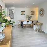 Homely Marbel Center Vistas Al Mar Appartement *