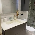 Homely Marbel Center Vistas Al Mar Апартаменти *